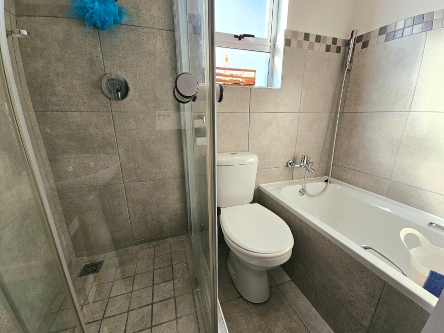 2 Bedroom Property for Sale in Stratford Green Western Cape